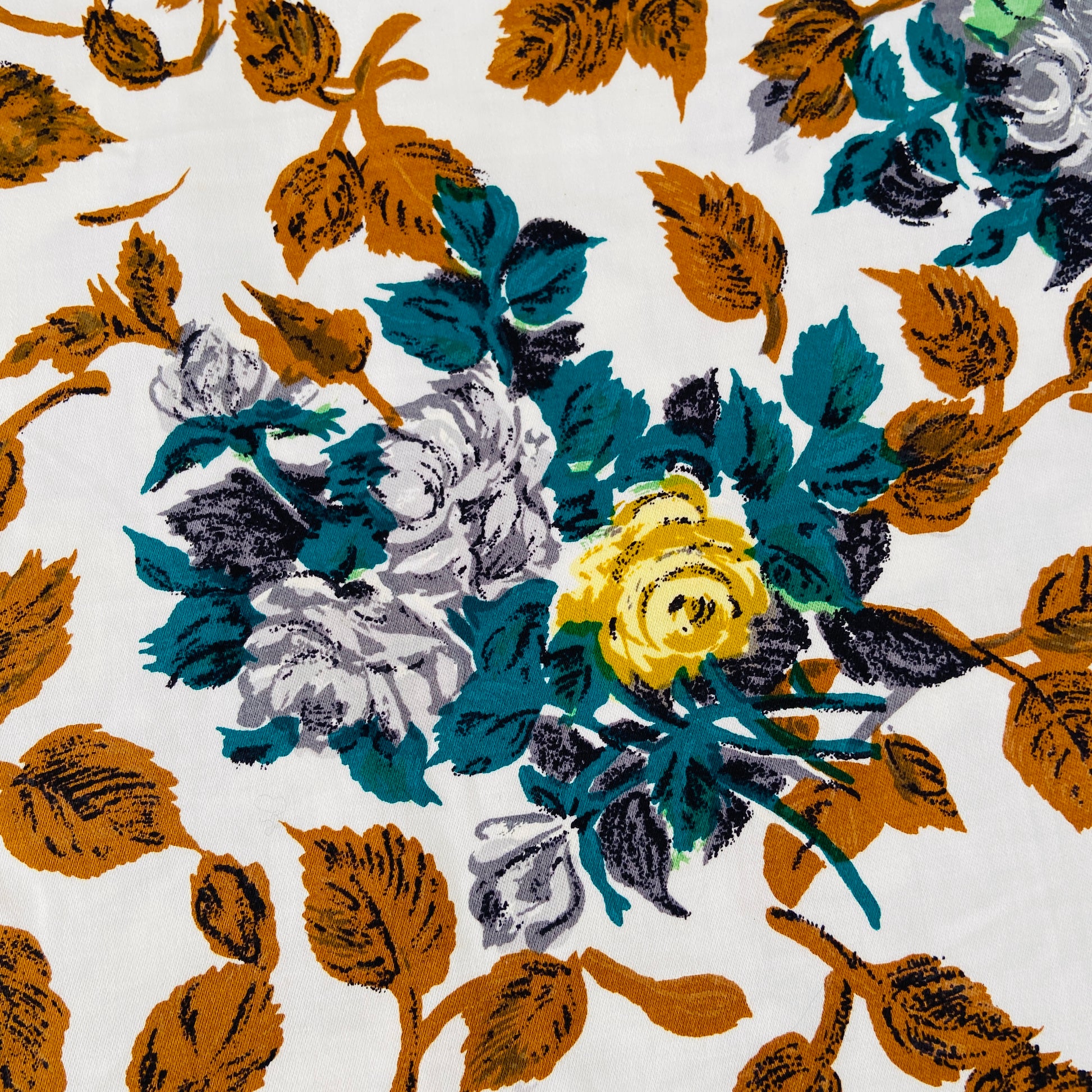 140cms Beautiful Vintage Floral Fabric SKIRT Pink Peacock