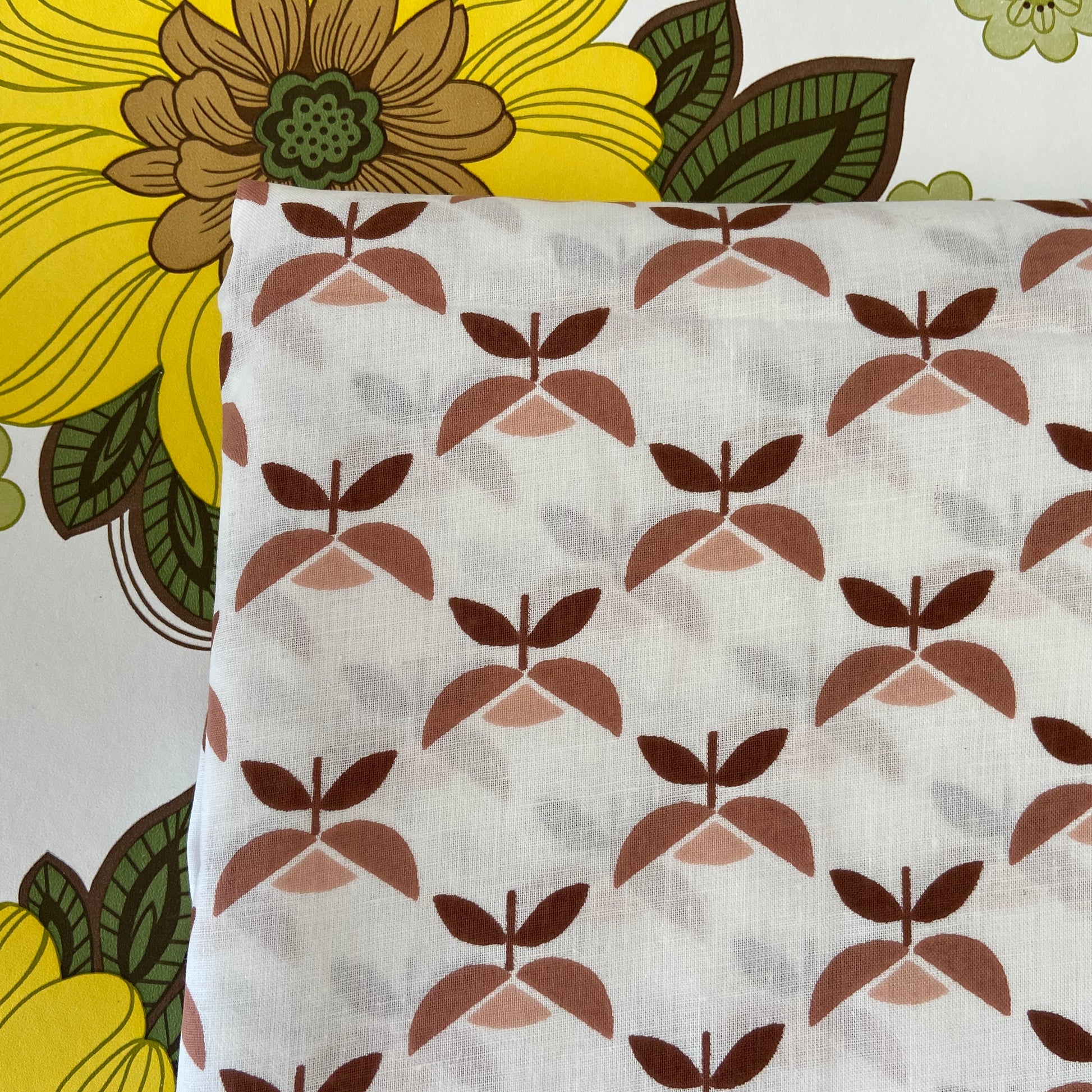 VINTAGE Cotton Sheet Fabric UNUSED Cute Design CRAFT Pink Peacock