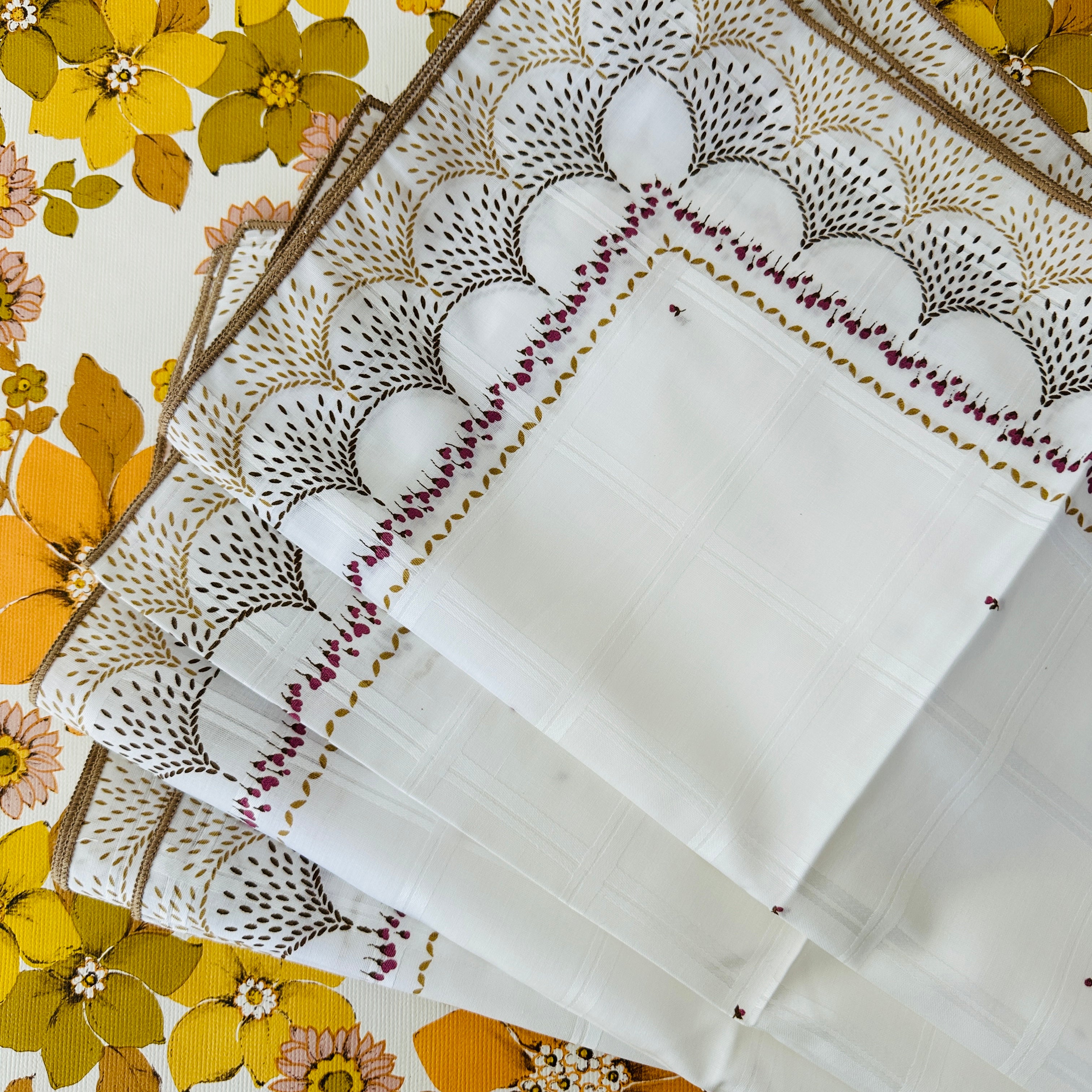 Adorable Vintage UNUSED Napkins