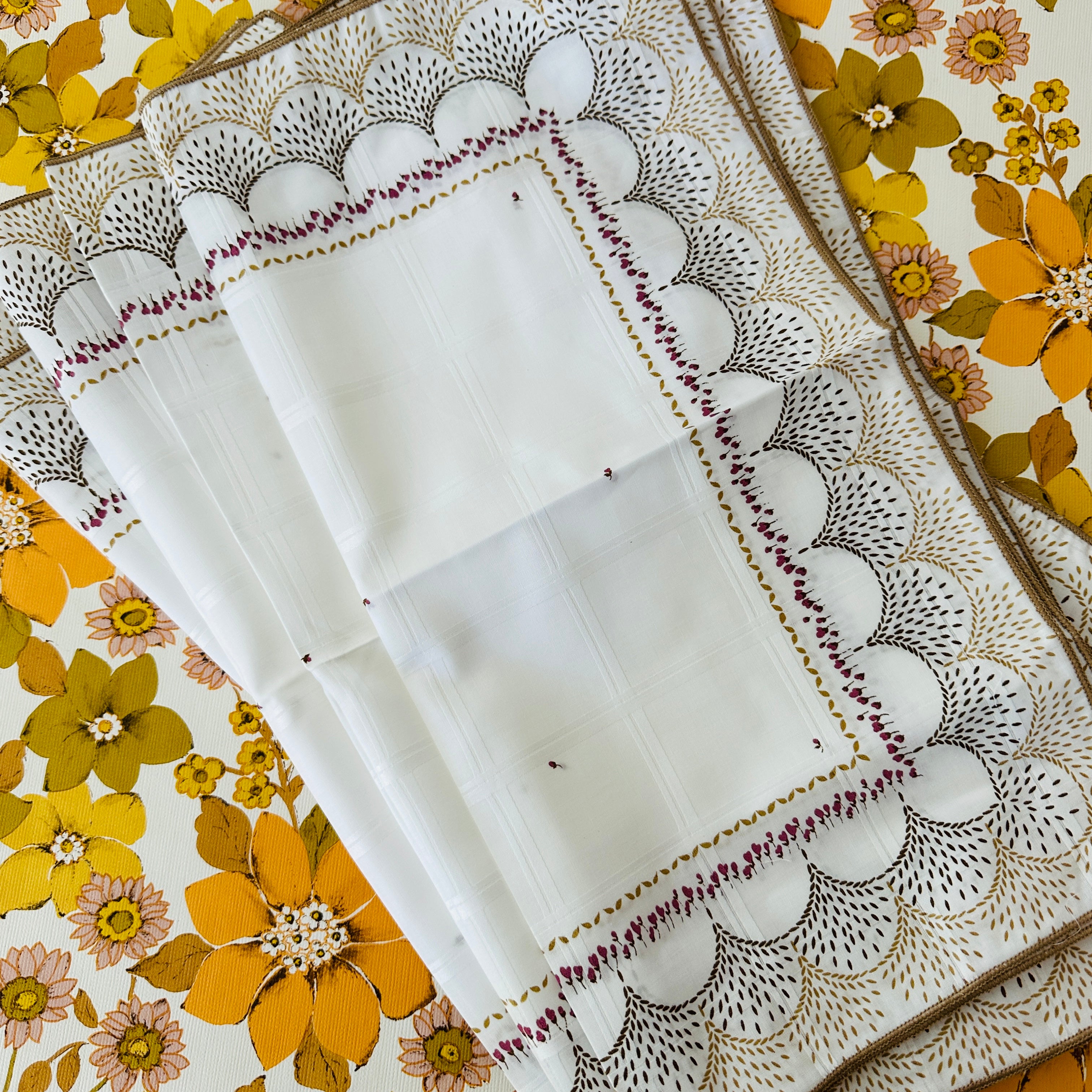 Adorable Vintage UNUSED Napkins