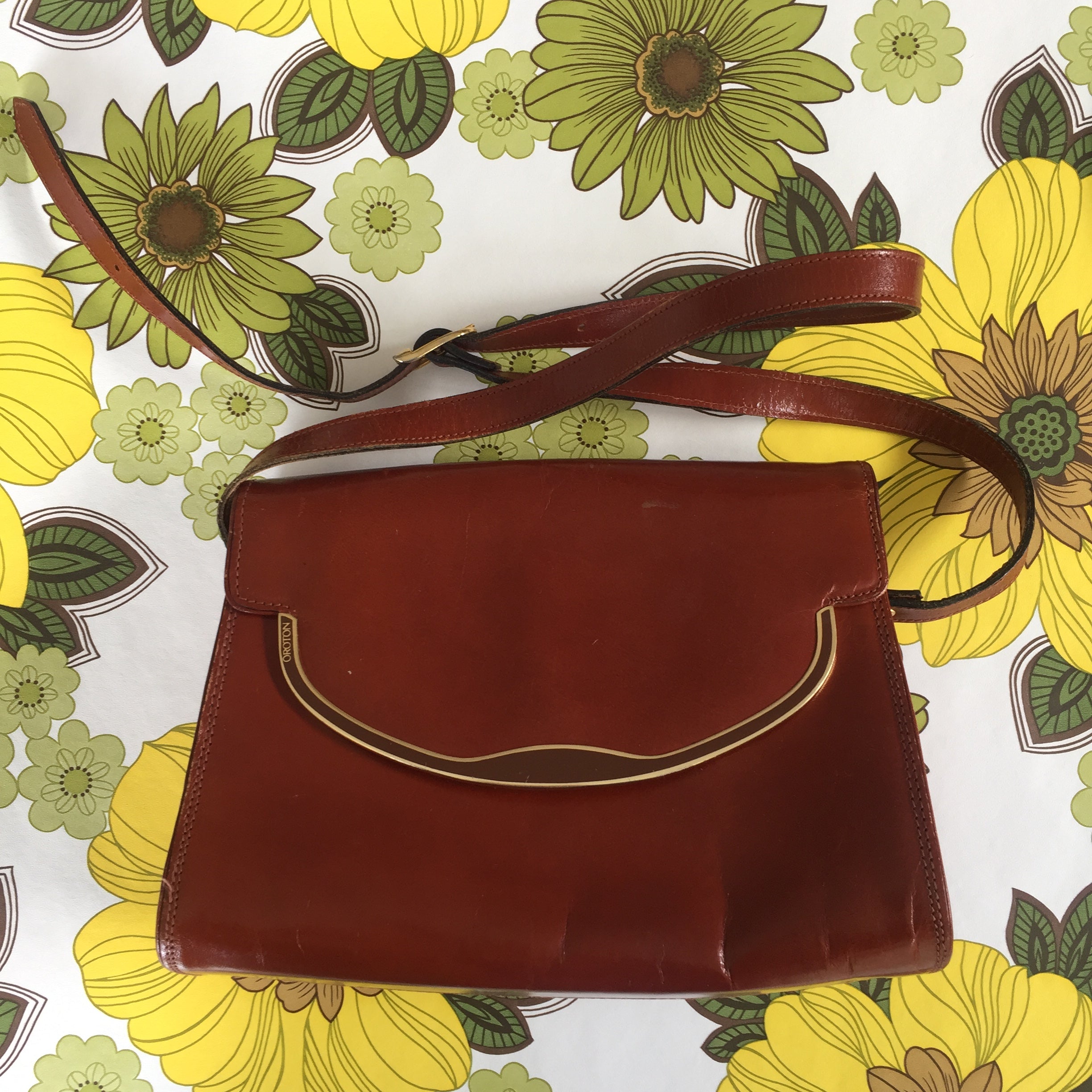 Vintage oroton leather discount handbags