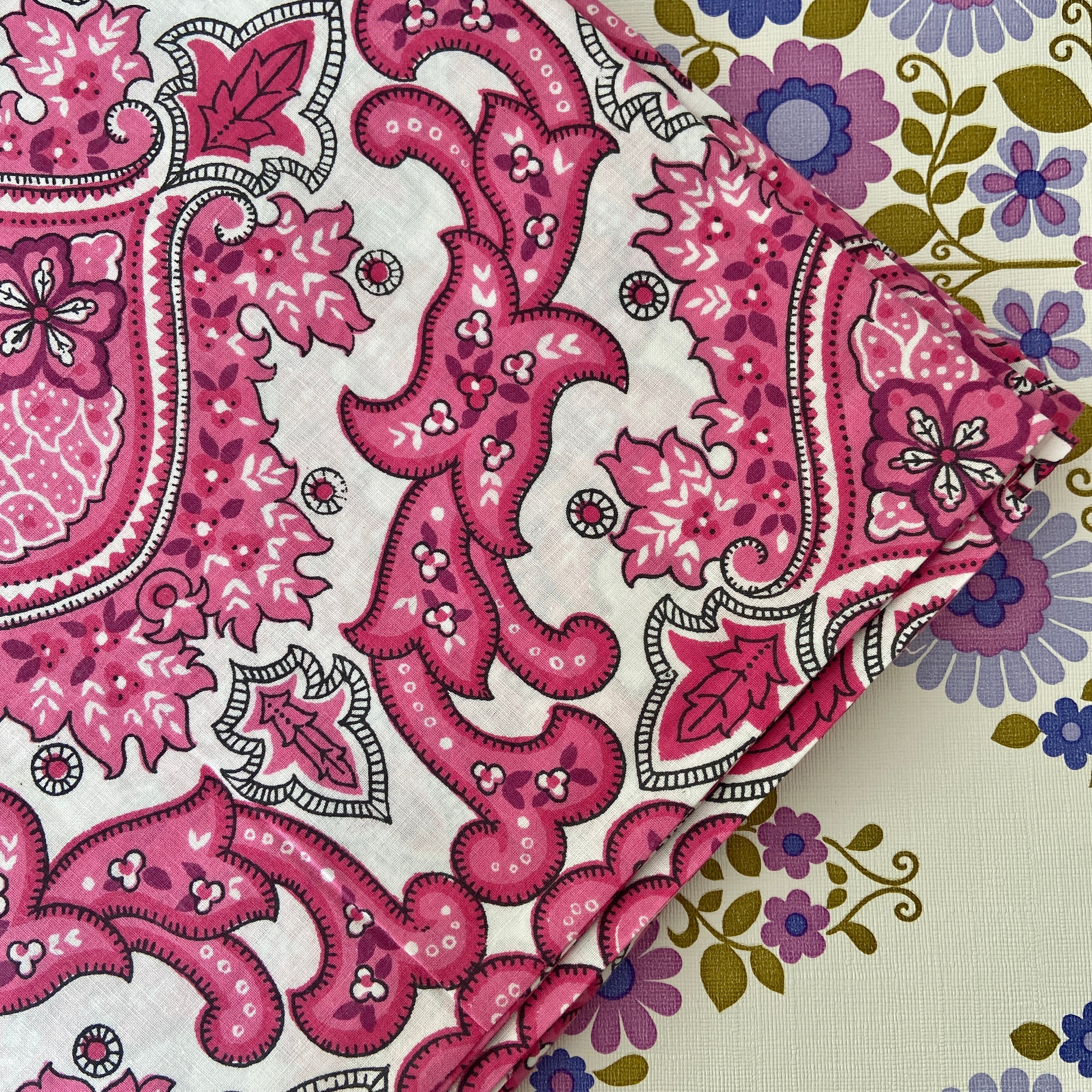 PAIR Pillow Cases All Cotton Vintage Retro Paisley PINK  x 2 Standard pair