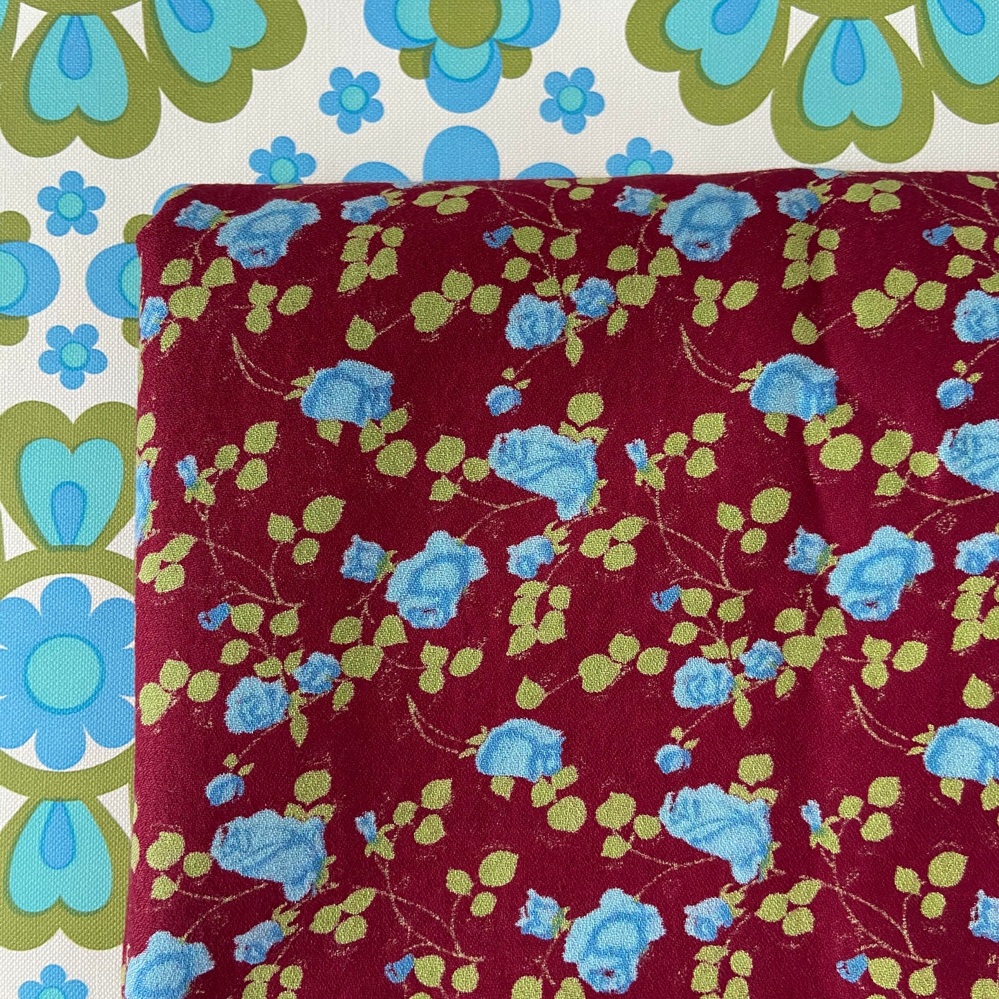 Sweet Vintage Fabric Floral Craft Sewing Nice Colour Mix 240cms