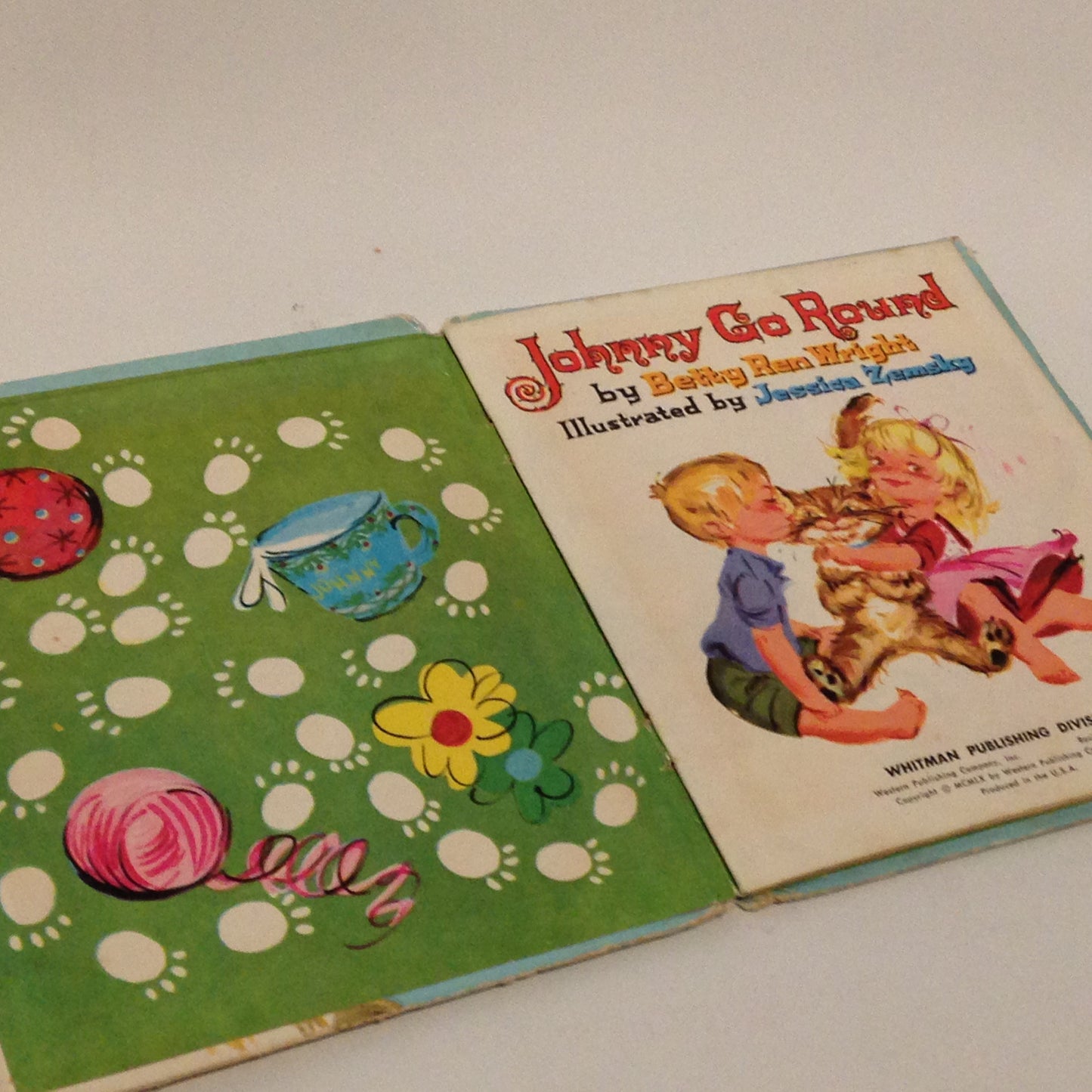 Delightful Little Vintage Children's Book Johnny Go Round Betty Ren Wright - Pink Peacock
 - 4