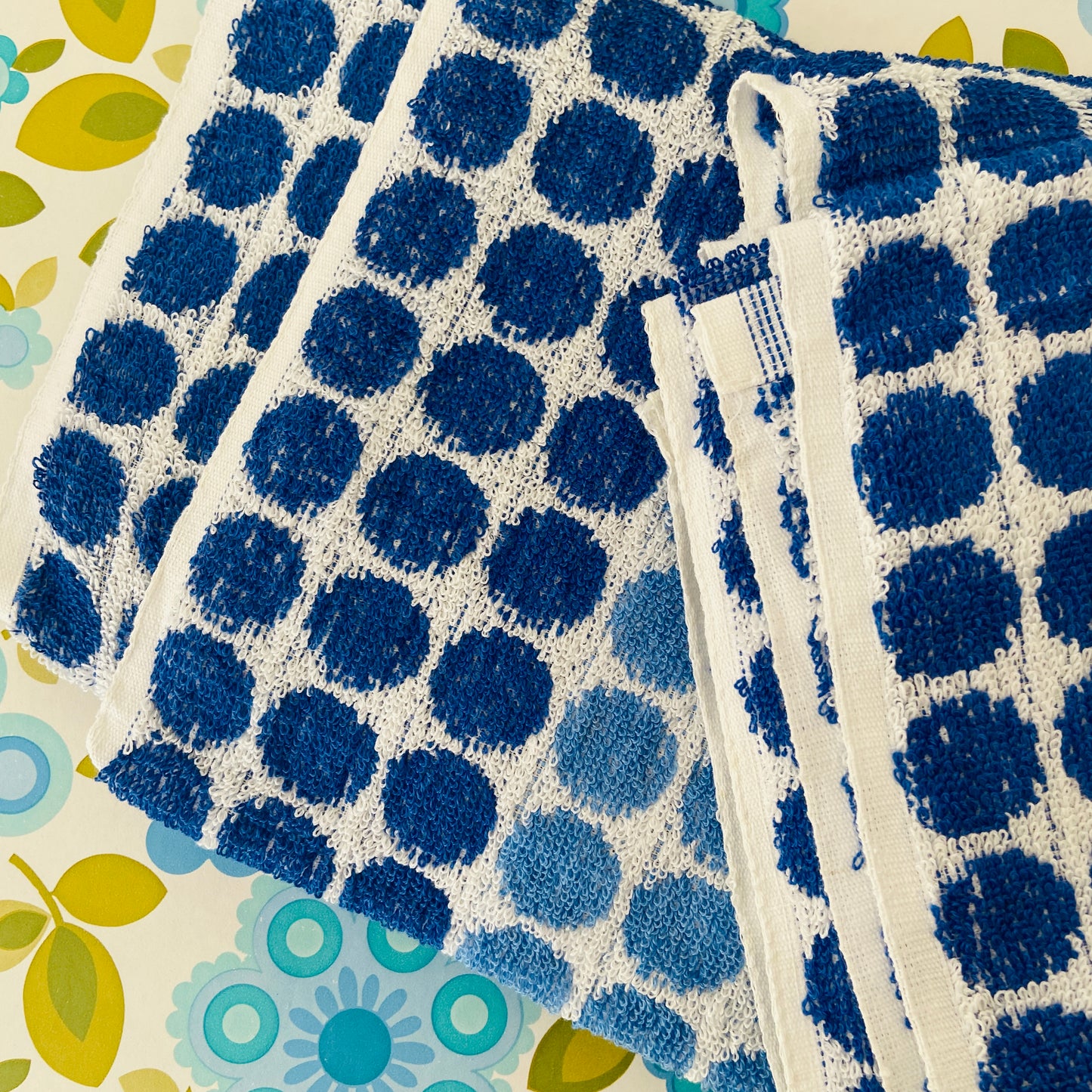 Pair of UNUSED Vintage POLKA Dot Bath Towels Blue Pink Peacock