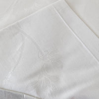 BOXED Vintage Damask Table Cloth Serviettes WHITE