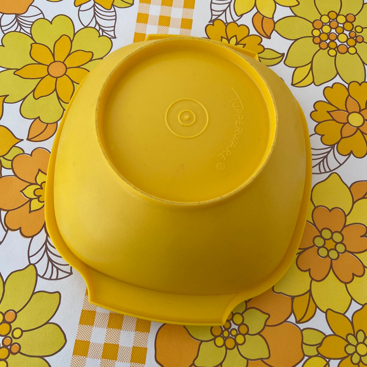 Medium Retro Yellow Tupperware Container