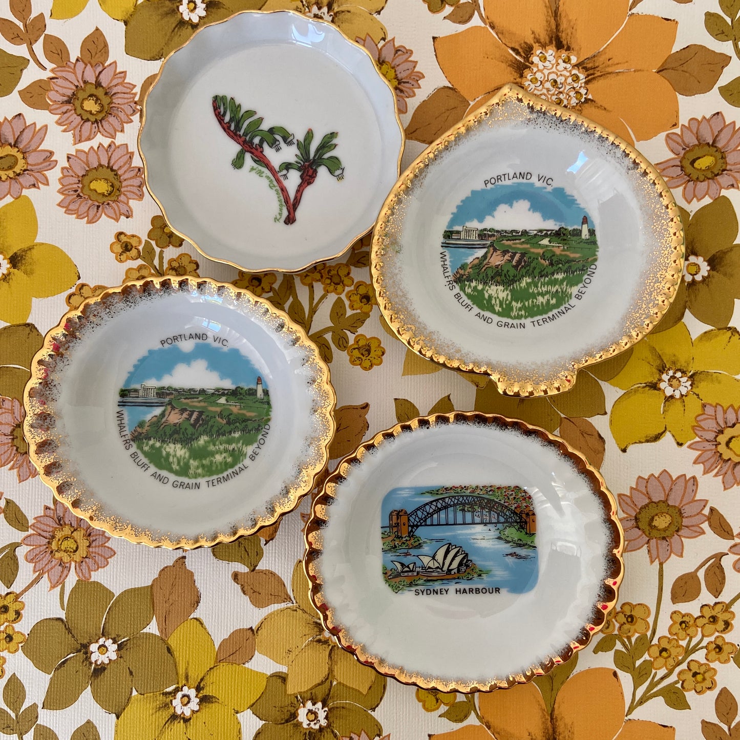 FOUR LITTLE Dishes Collectable Souvenir WESTMINSTER