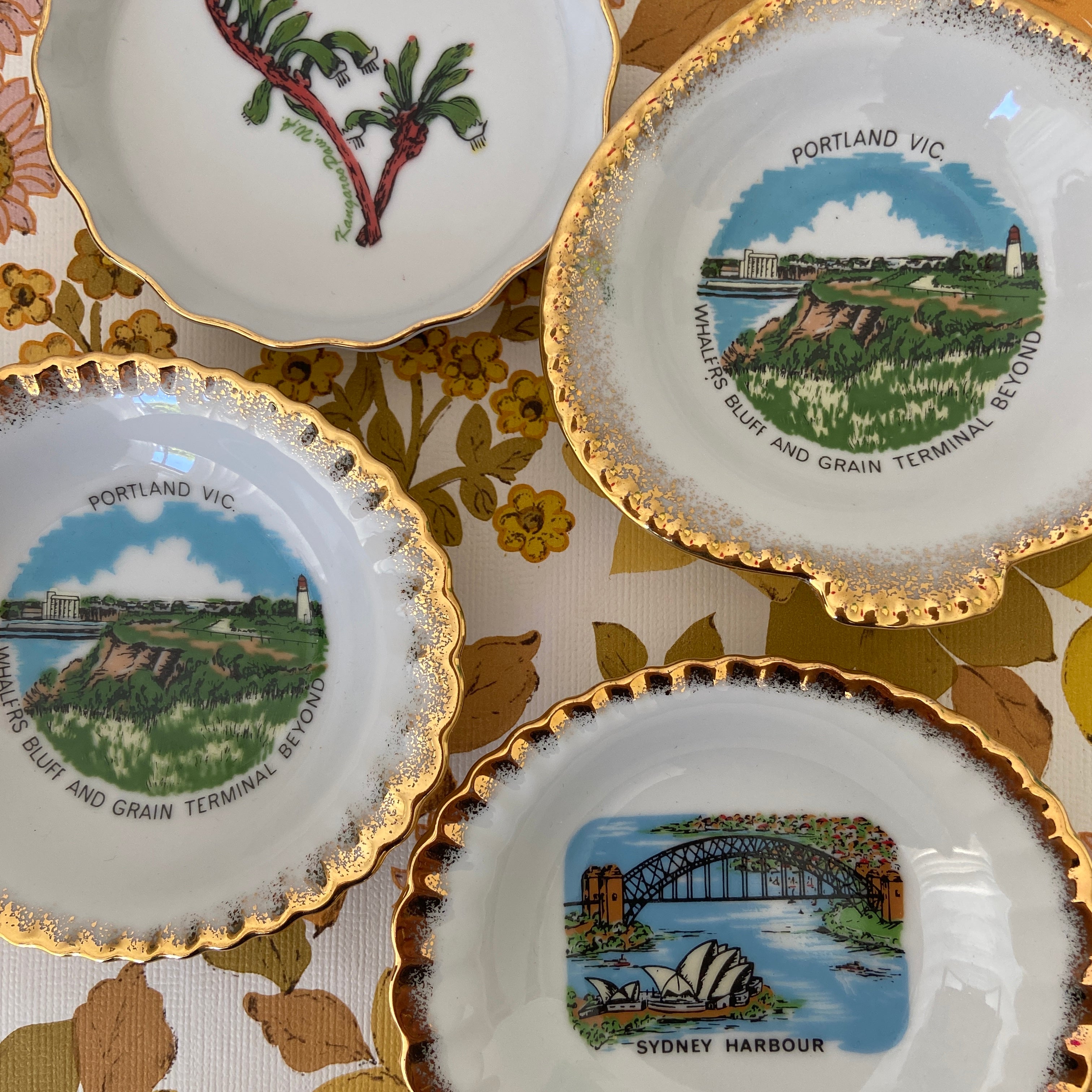 FOUR LITTLE Dishes Collectable Souvenir WESTMINSTER