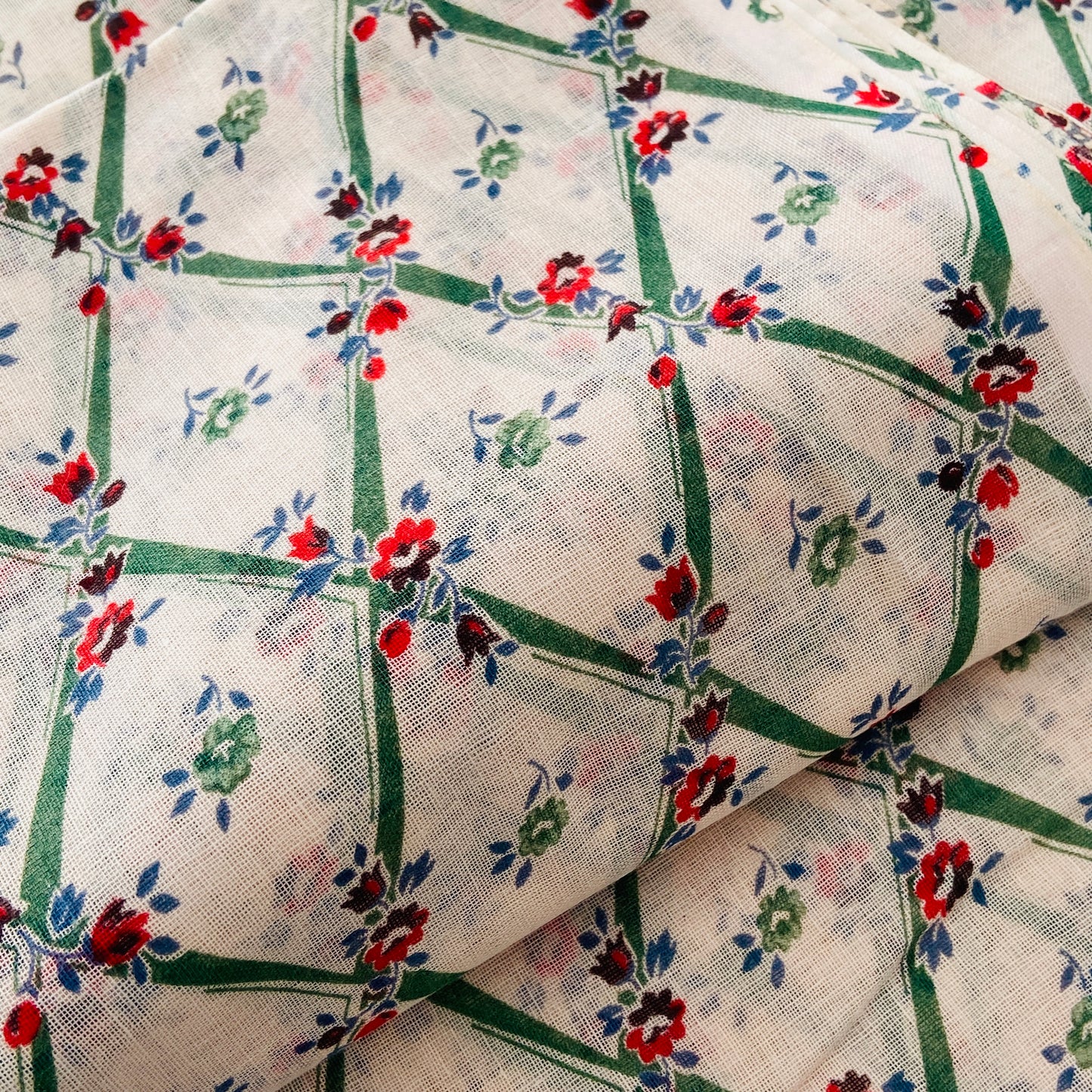 430cms Vintage Floral Fabric 50's 60's