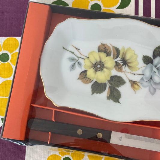 WESTMINSTER Floral Plate BOXED Pretty Collectable