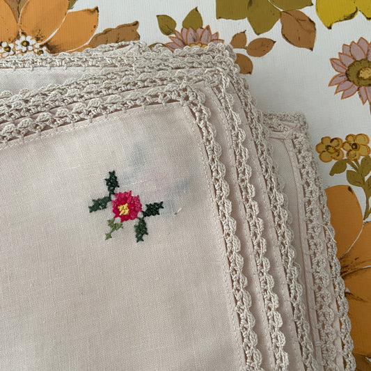 # 1 Vintage Unused Embroidered Napkins Serviettes