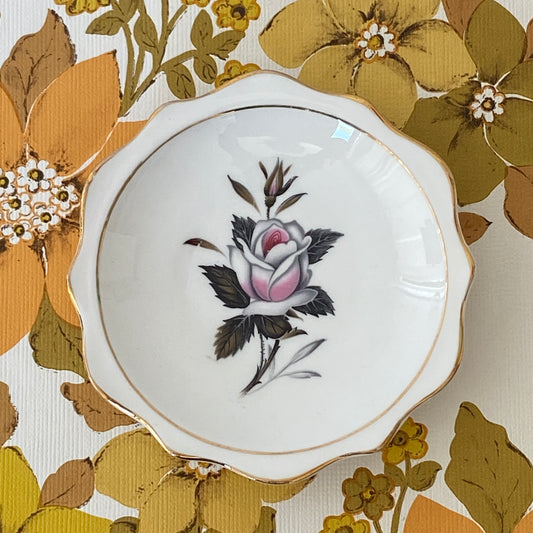 Queens Messenger Royal Albert Trinket Dish Floral Vintage Beauty