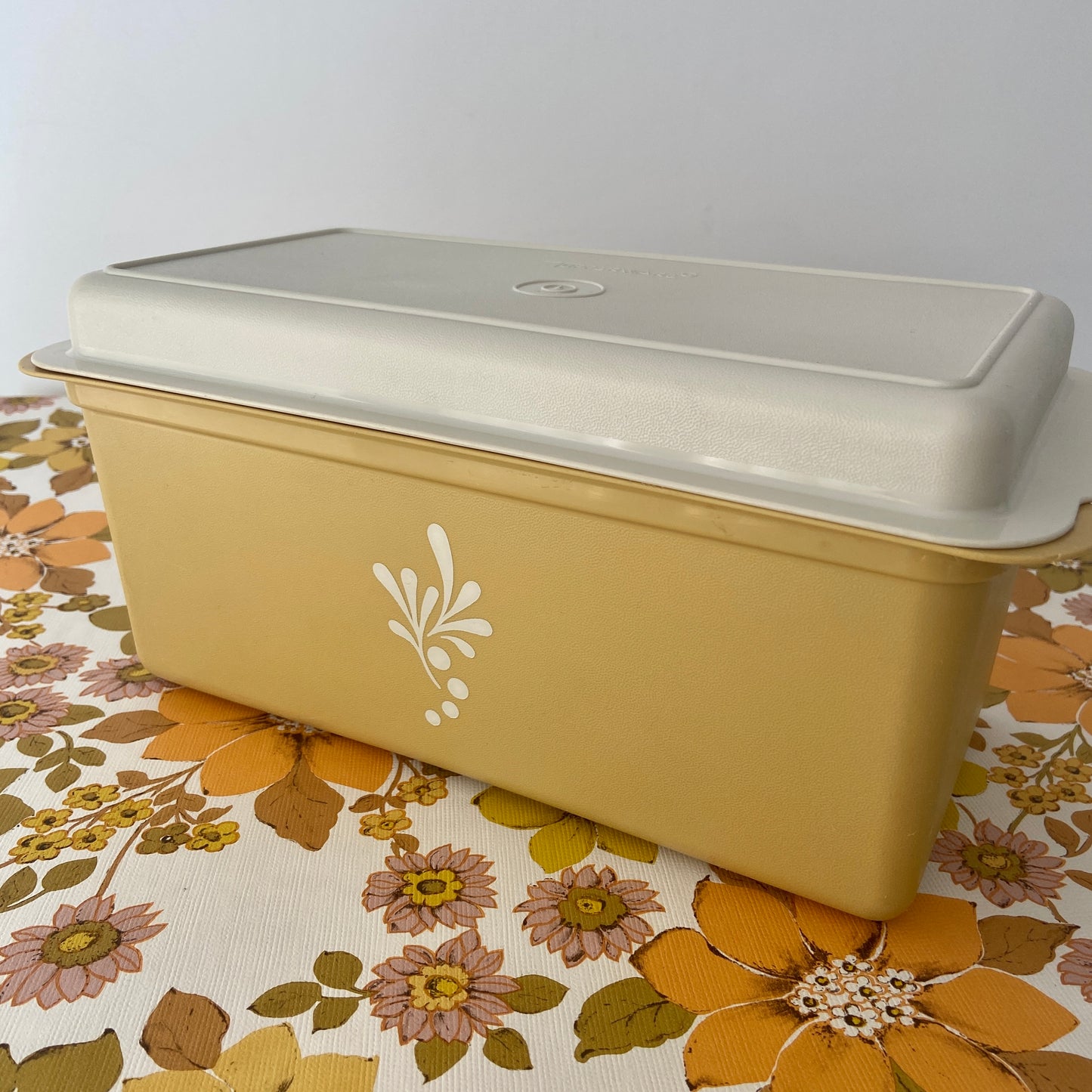 RETRO TUPPERWARE Bread Bin – Pink Peacock