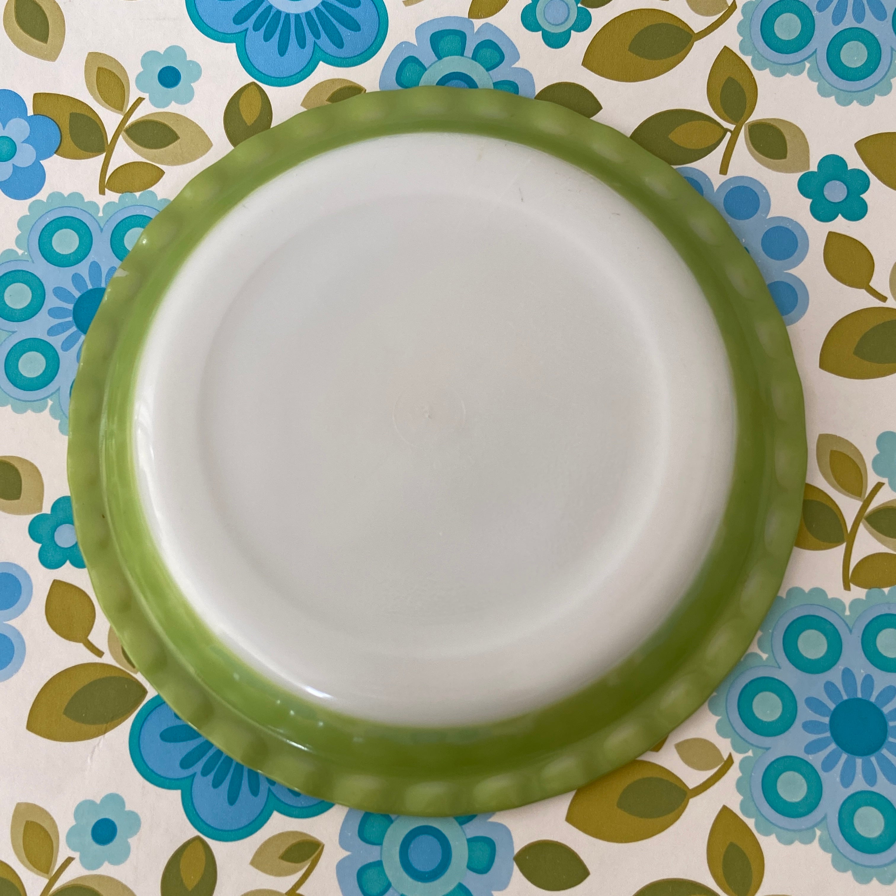 PYREX Pie Dish RETRO Vintage Kitchen GREEN