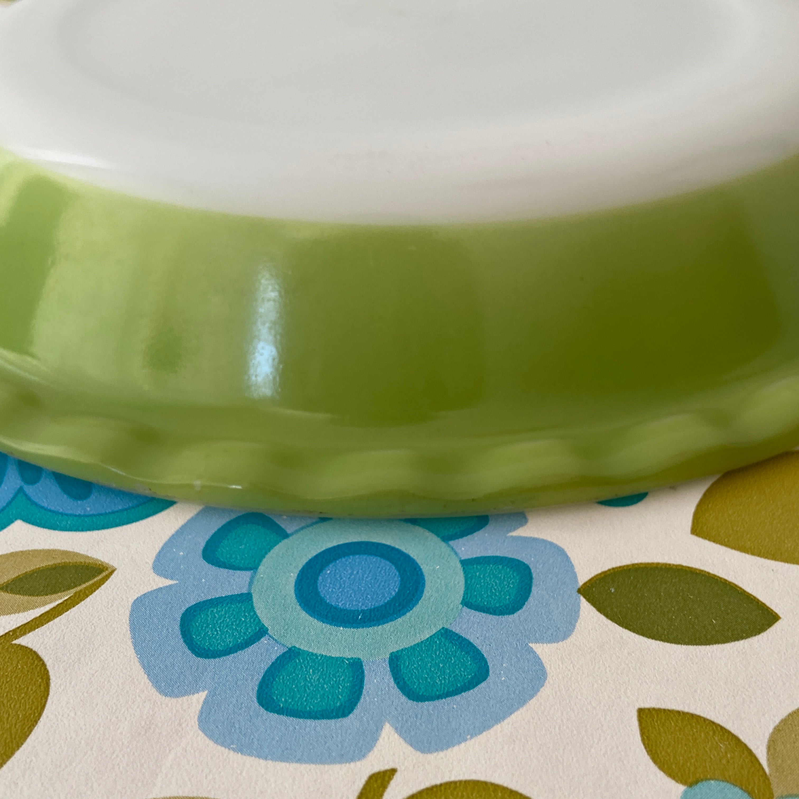 PYREX Pie Dish RETRO Vintage Kitchen GREEN