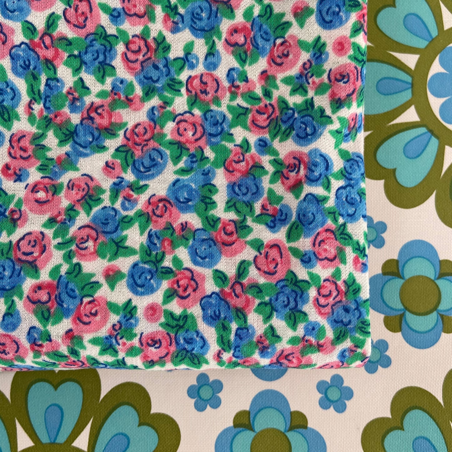 BEAUTIFUL Pretty Floral Fabric LARGE Craft PROJECTS