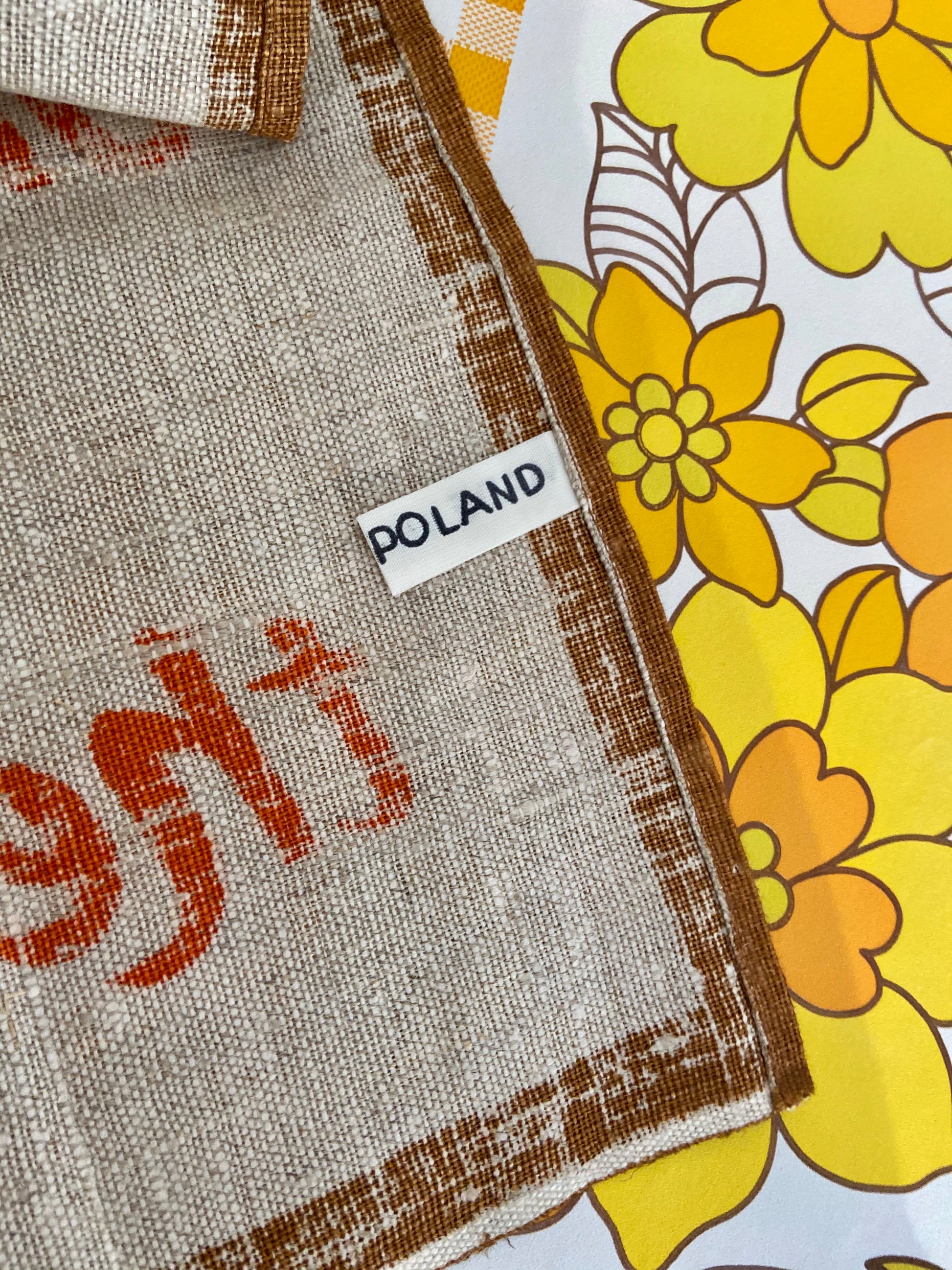 POLISH Tea Towel Fruit KEEPS THE DOCTOR AWAY Vintage 70's LINEN Pink Peacock