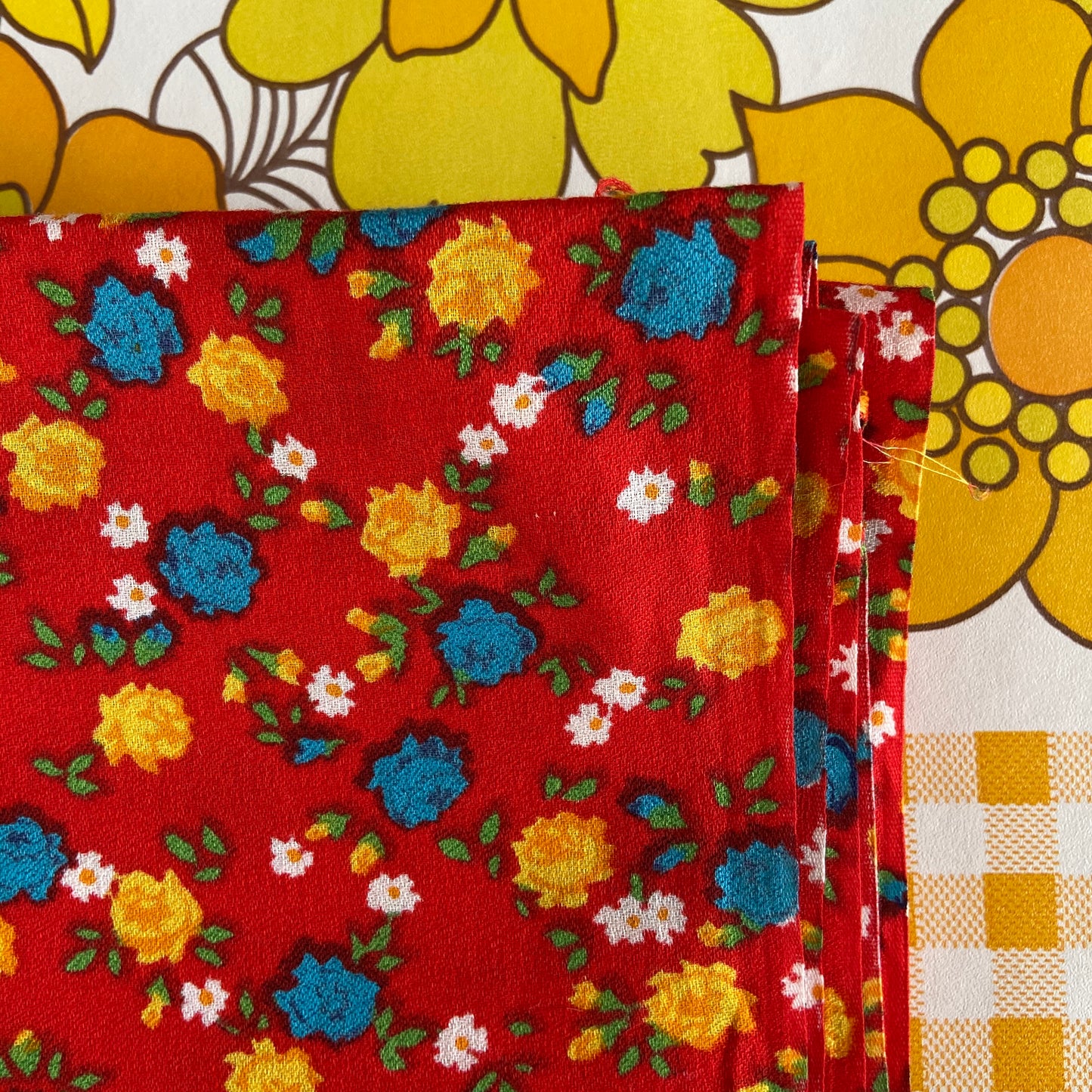 Cute Red Floral Cotton Fabric One Metre Quilting Sewing Craft