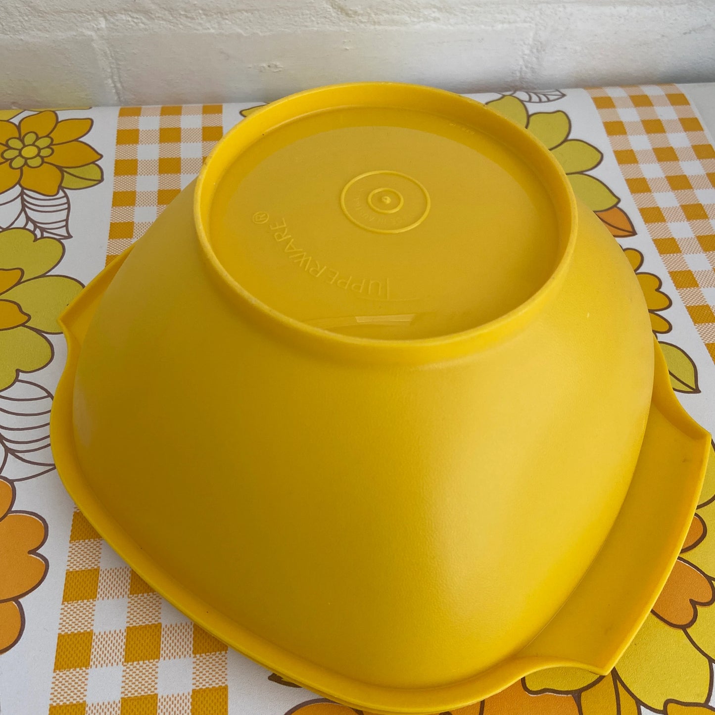 Large Tupperware Container YELLOW RETRO Kitchen 70's