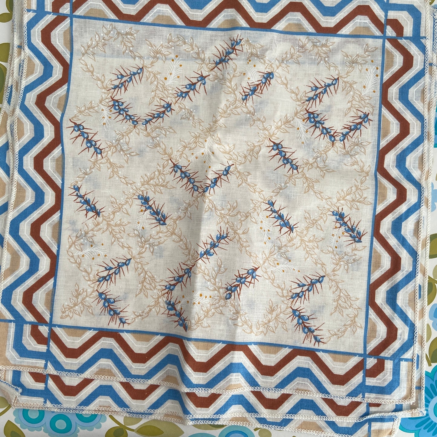 Wonderful Vintage UNUSED Napkins Serviettes