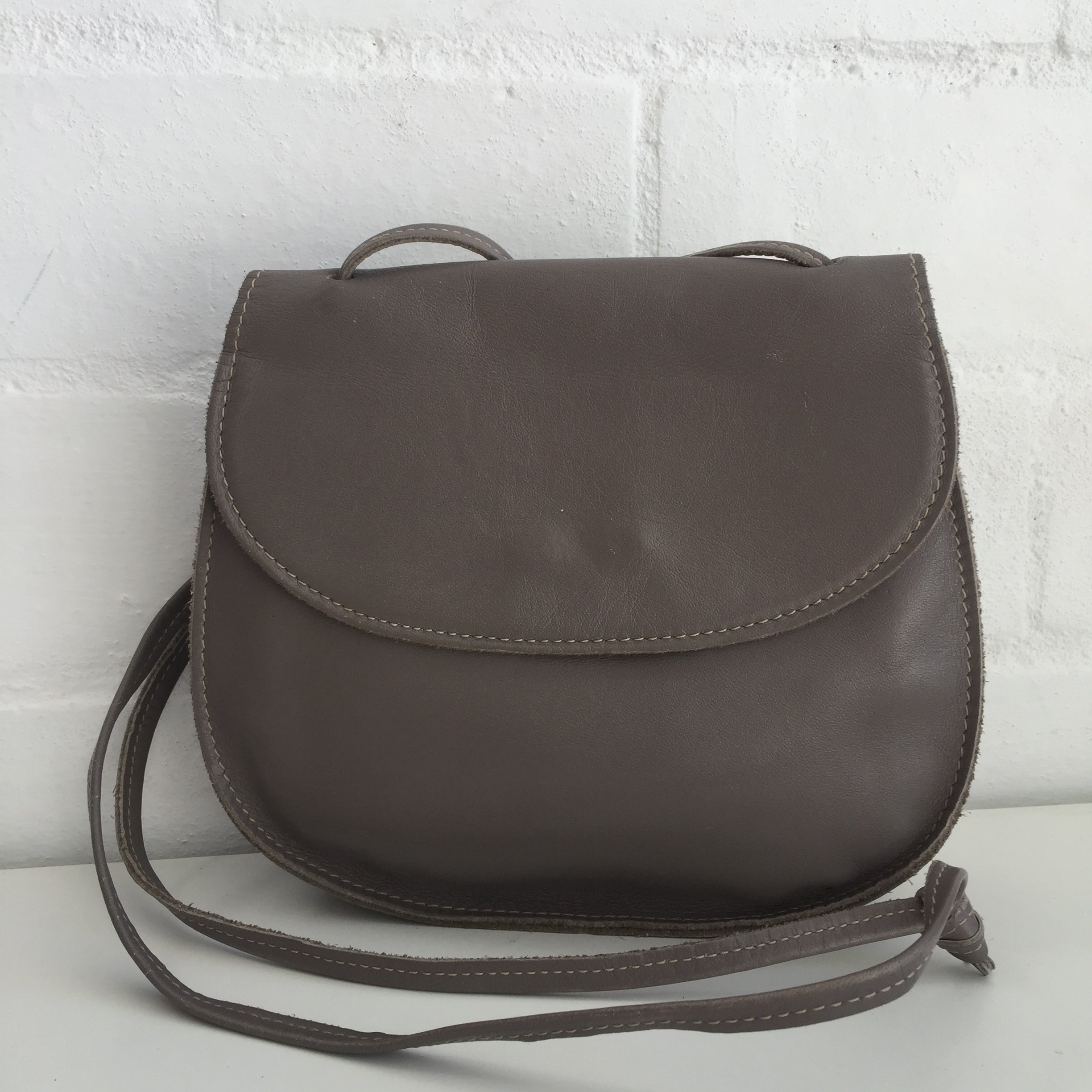 Super Cute LEATHER handbag in a Beautiful Grey