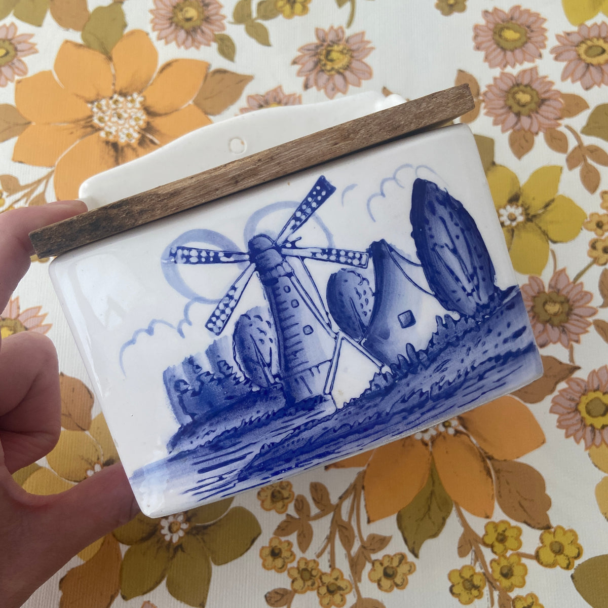 Ceramic Salt box Blue & White JAPAN – Pink Peacock