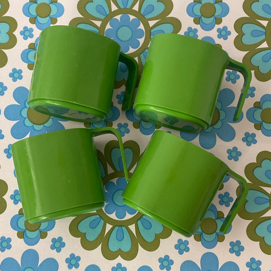 BESSEMER Stackable CUPS Green Retro Picnic Caravan