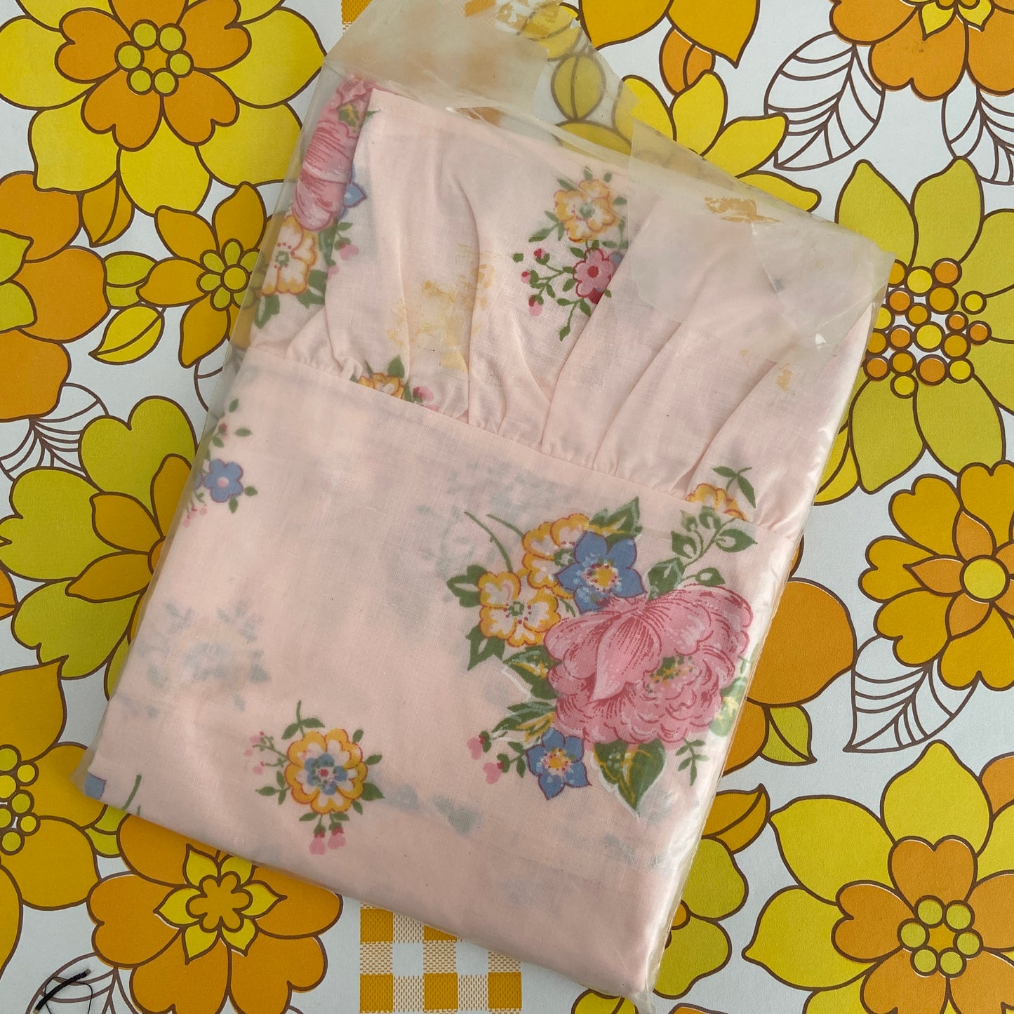 One Frilled Pillow Case Retro Pink Floral Girls Bedroom