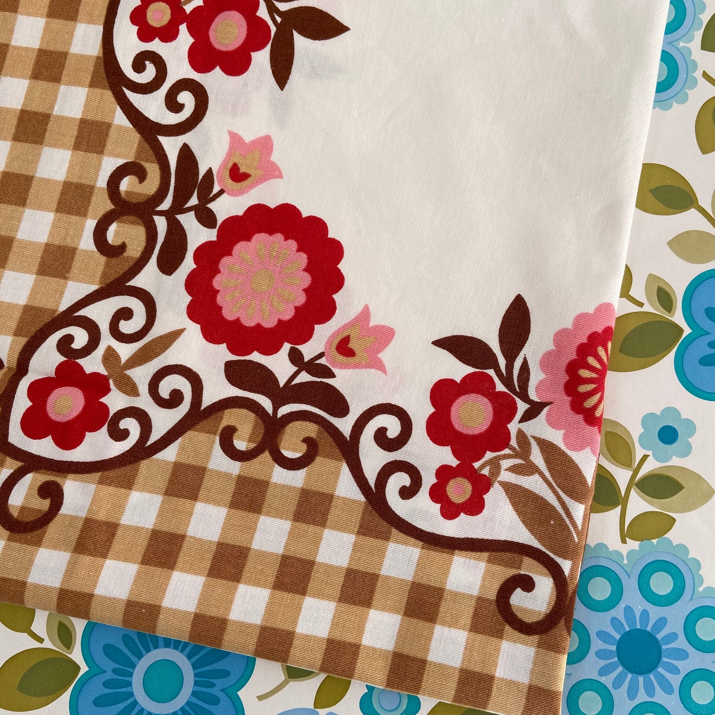 RETRO Table Cloth Floral Cotton Caravan Camping