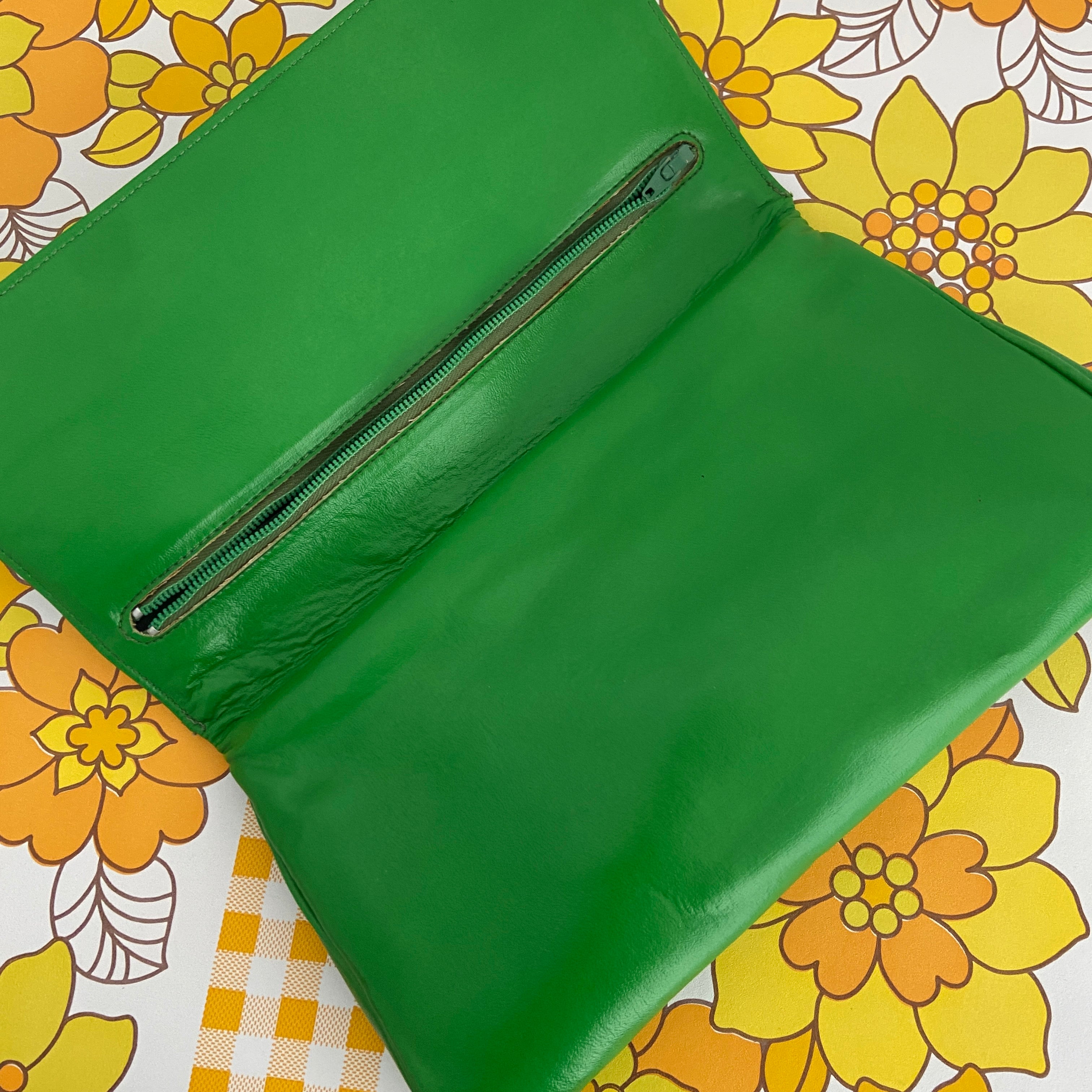 Green on sale clutch purse