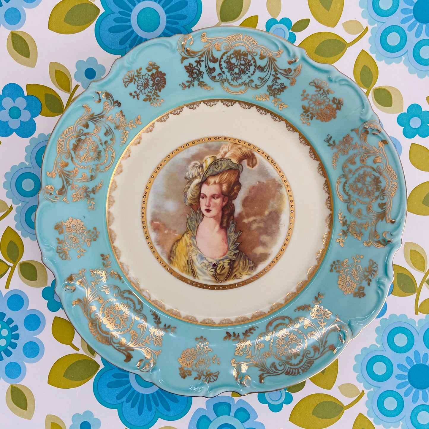 STUNNING Display Plate Blue & Gold Lady Vintage Ready to Hang
