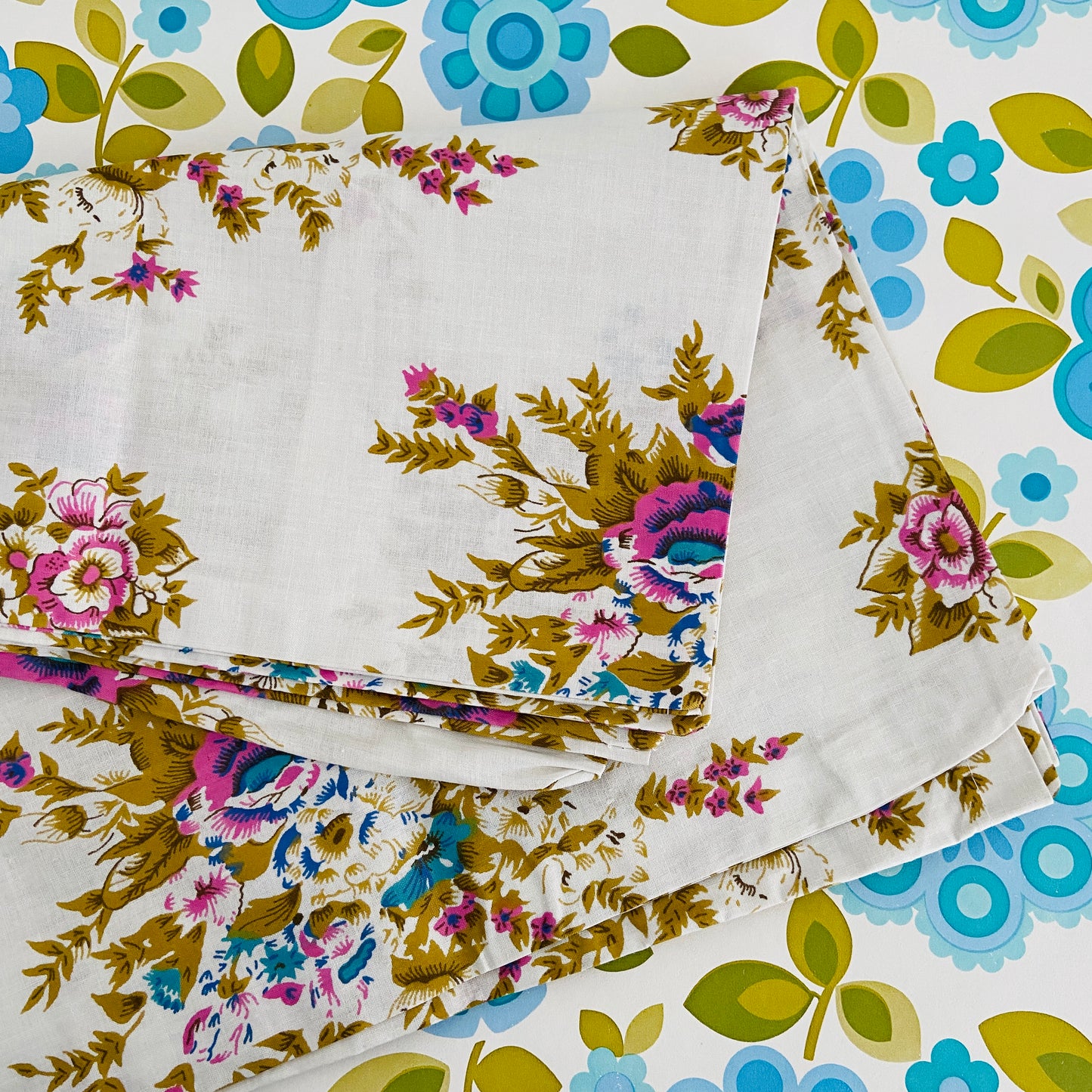 PAIR Vintage UNUSED Cotton Tea Towel Floral Pretty