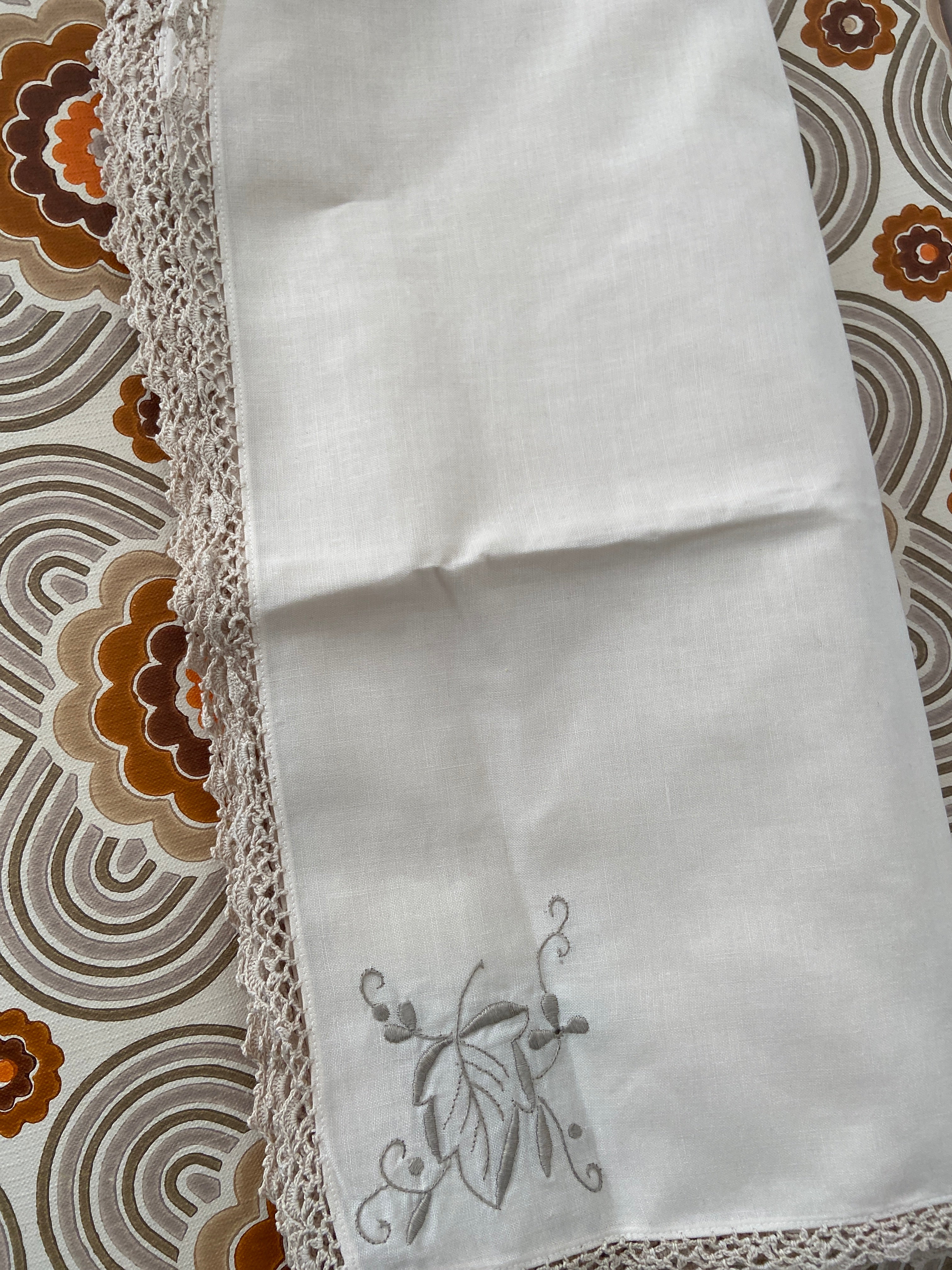 LINEN Embroidered Napkins UNUSED Set Vintage