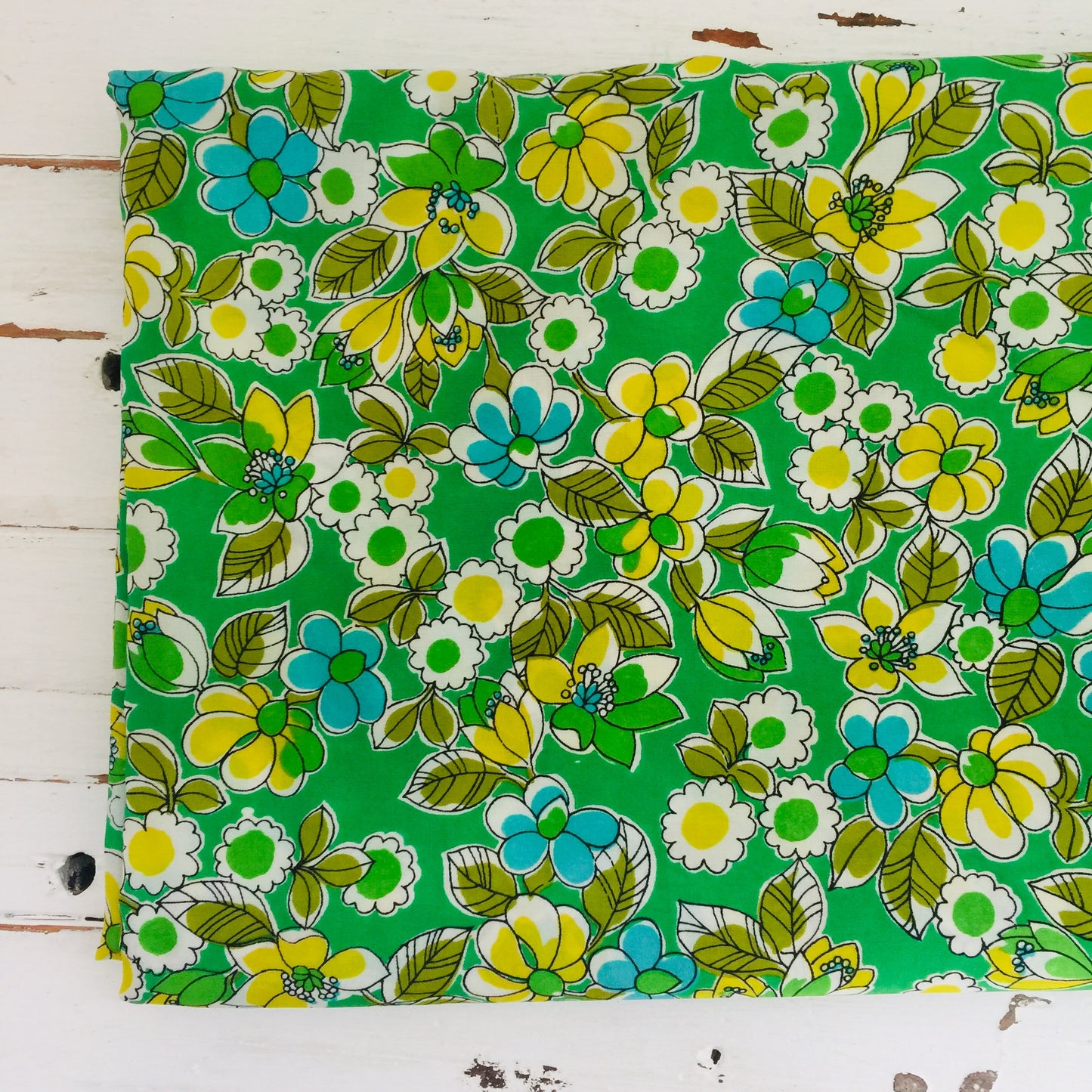 Yummy Vintage Floral Fabric Craft Sewing Love the Green!