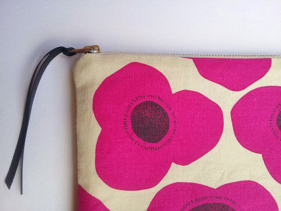 Poppies Pouch - Perfect Clutch Make Up Bag - Pink Peacock
 - 2